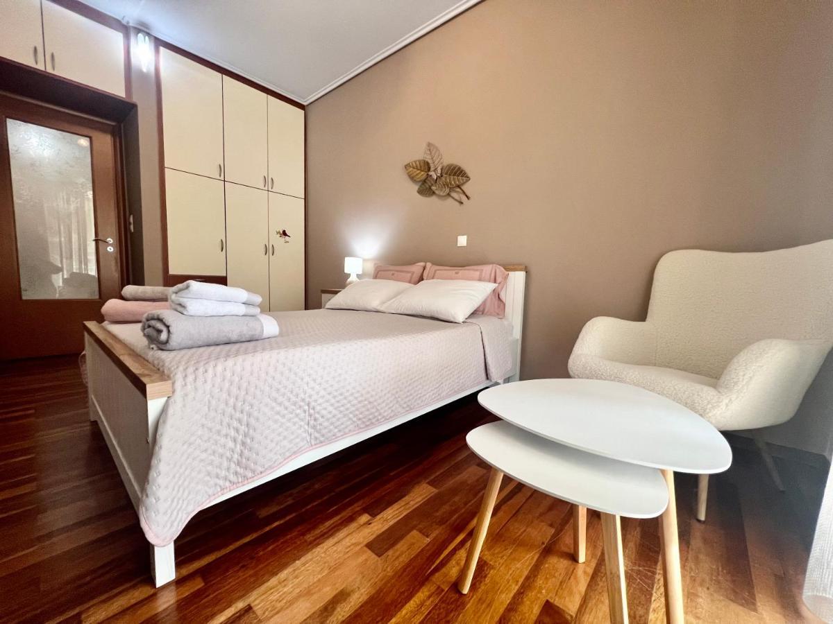 Elegant Downtown Retreat Διαμέρισμα Καλαμάτα Εξωτερικό φωτογραφία